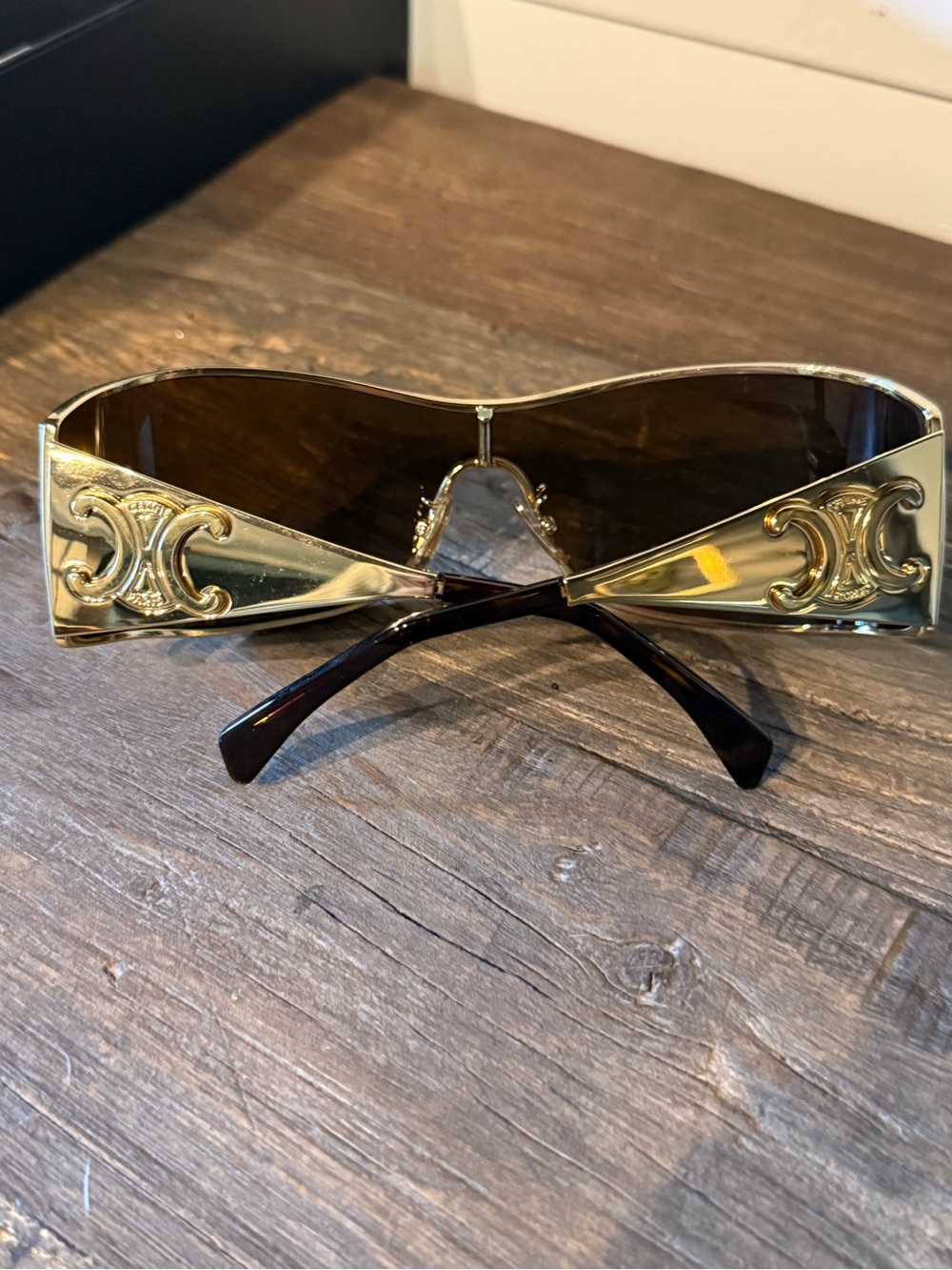 CELINE 	Maxi Metal Triomphe Cl40283u Shield Visor Sunglasses - Brown Lens